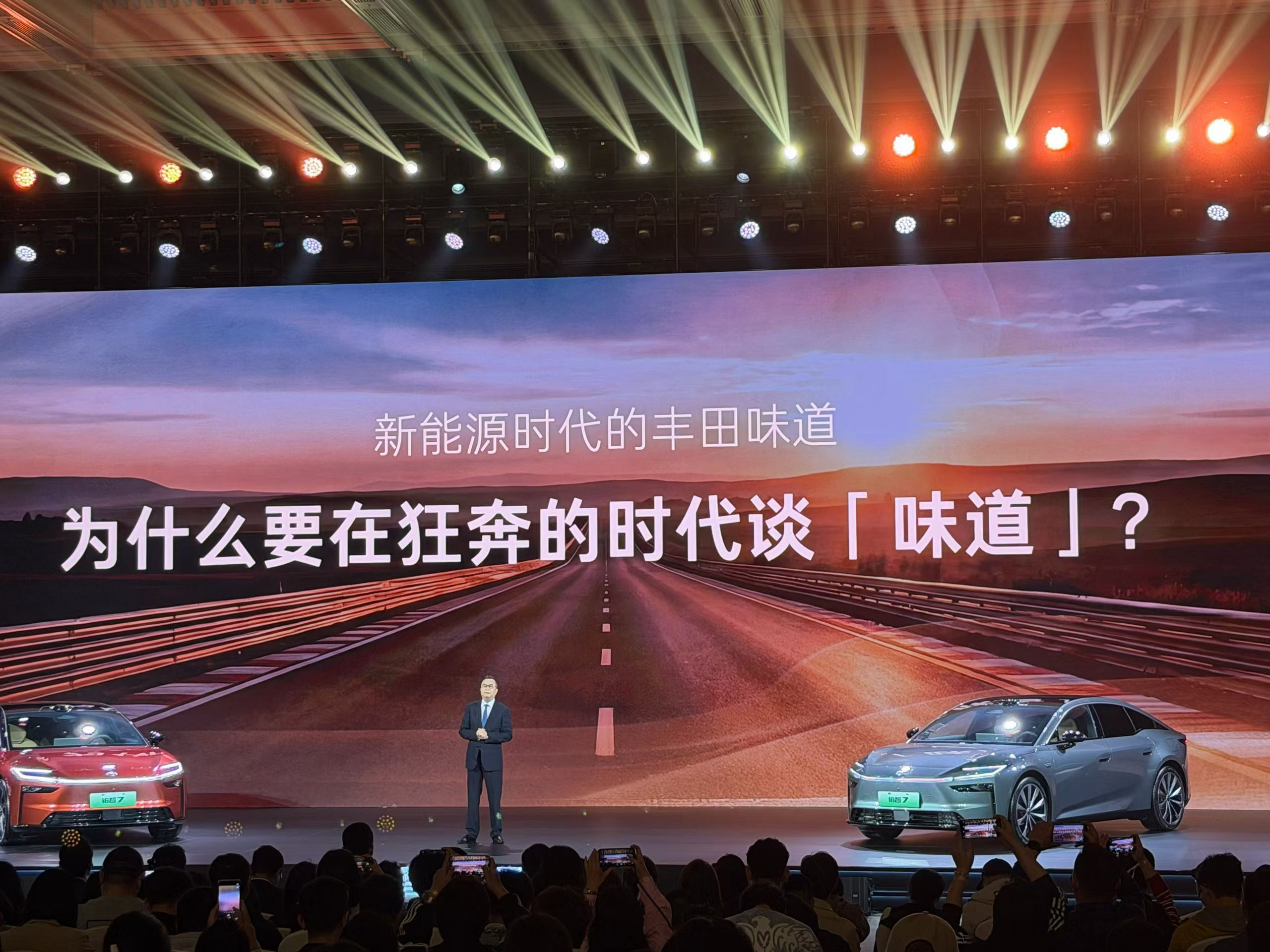 昨天大众 9X首次公开亮相，大家看了有什么感受？我会立刻联想到丰田 BZ7。因为