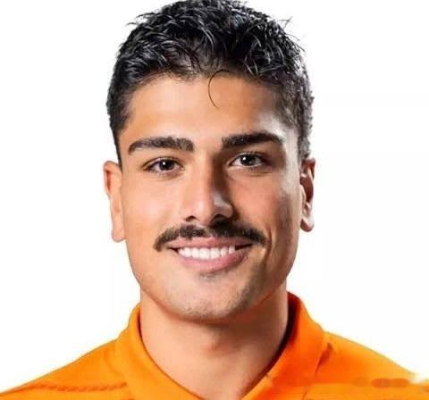 伊朗内线Parsa Fallah对阵德州理工25分钟得到20分5板2断，复出后连