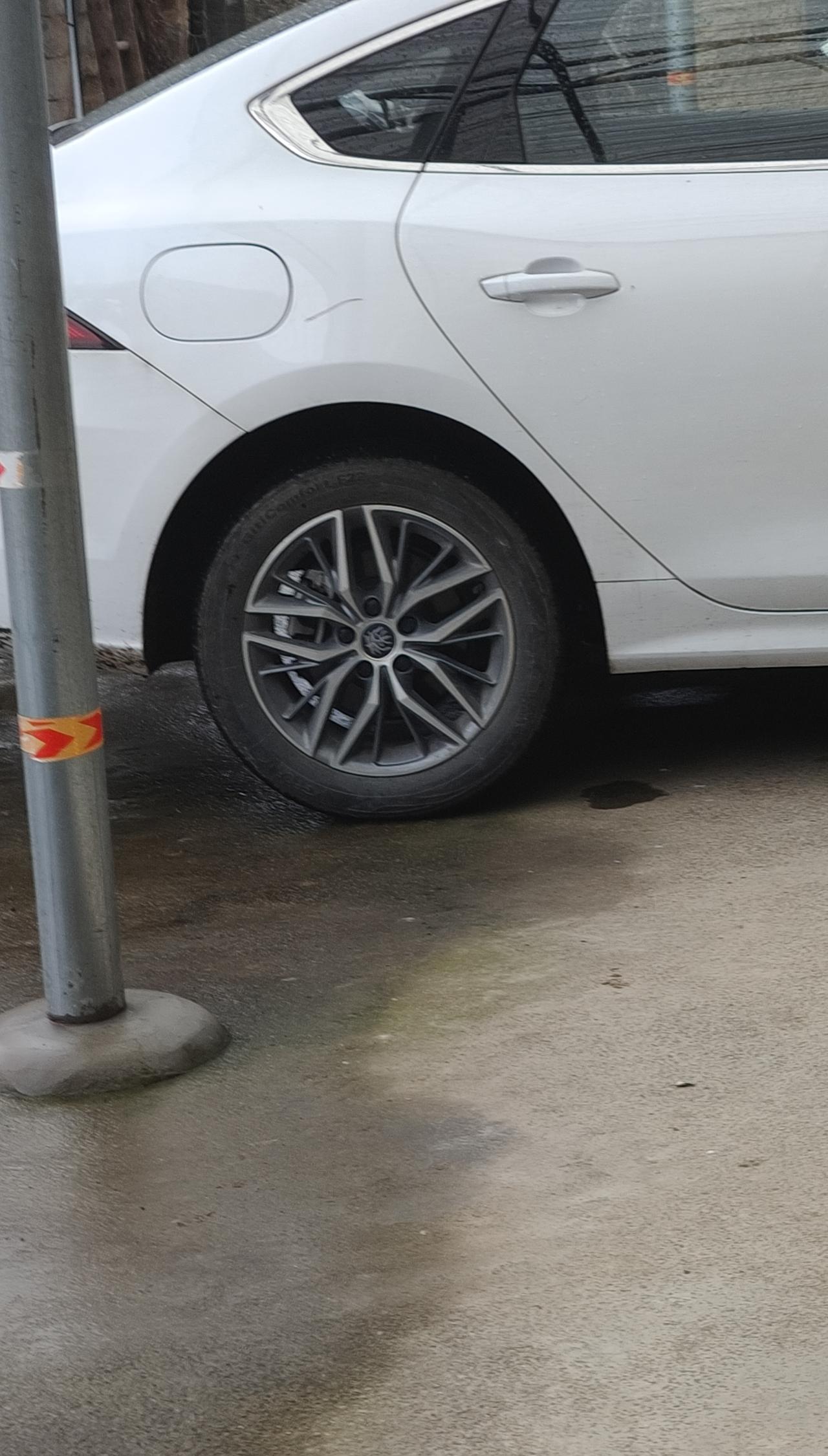 比亚迪秦轮毂比轩逸经典好看