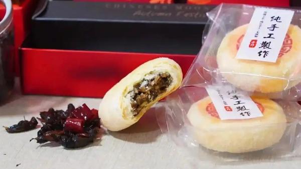 中秋惊现蟋蟀月饼！网友：广东蟑螂月饼在路上了？
 
2025年9月中旬，离中秋还