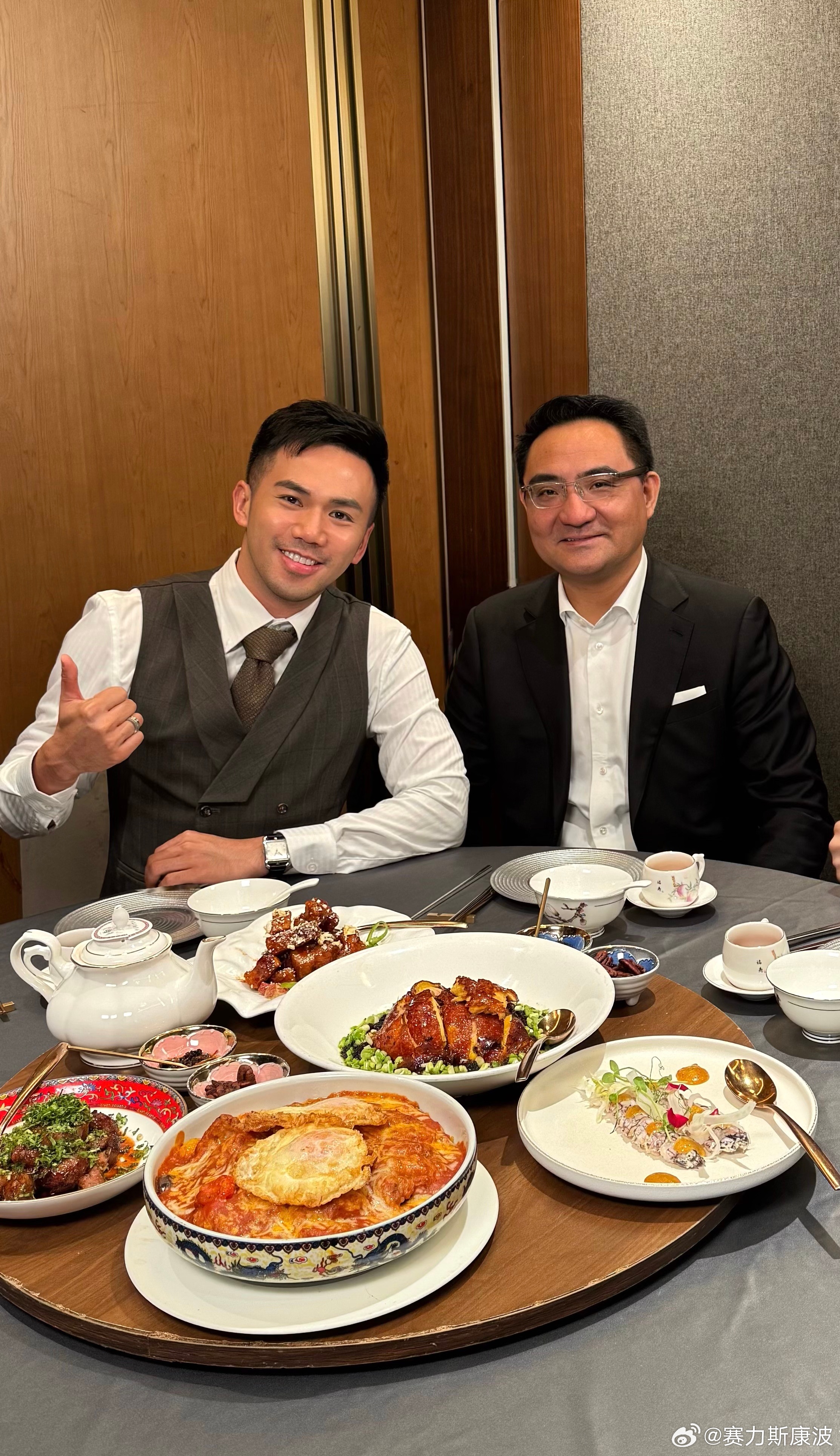 今天和澳门著名多栖艺人黄伟燐合作拍摄节目，我也邀请他明天来第十五届中国（澳门）国