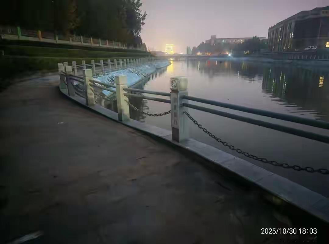 郑州溺亡女生父母哭到崩溃：怕是孩子钻了牛角尖，养到大学咋就没了
 
听全文
约3