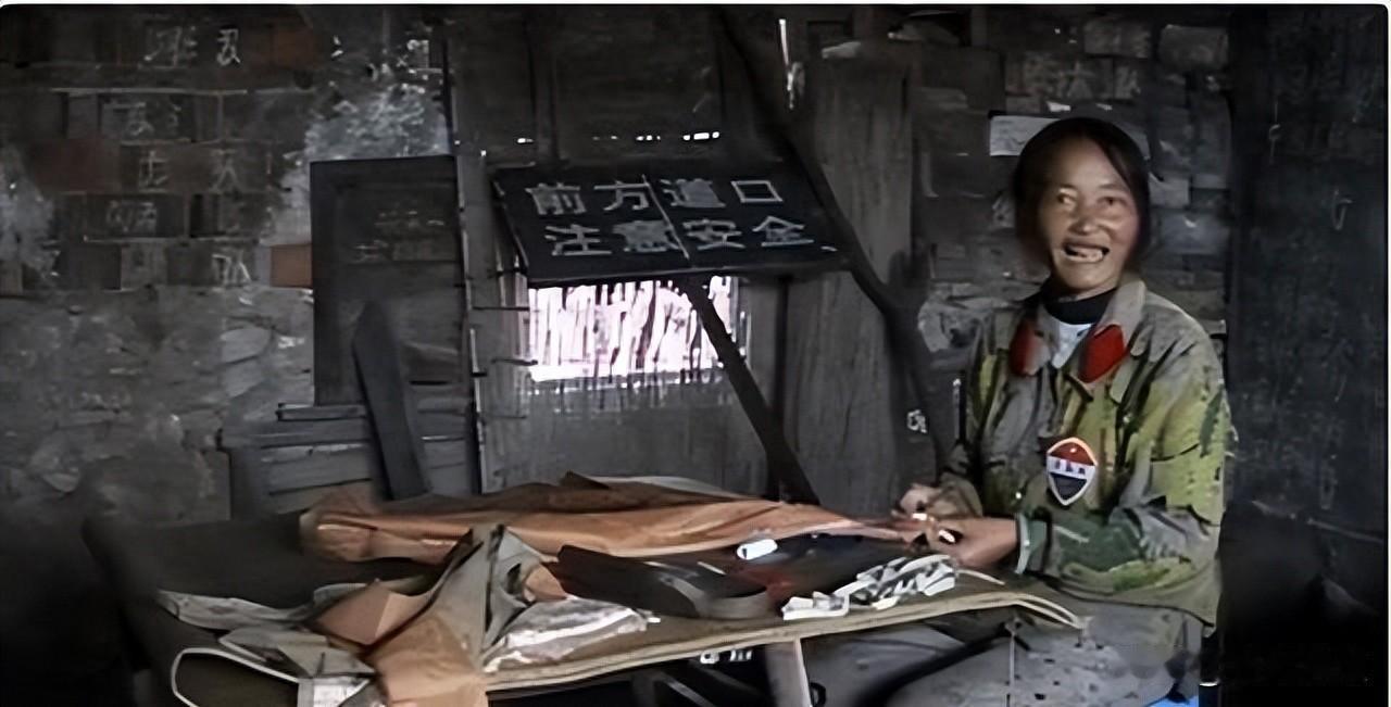 三百米，十四年没搬家，她就在隔壁二楼。
陈金娣失踪那年我还没出生，现在我二十岁，