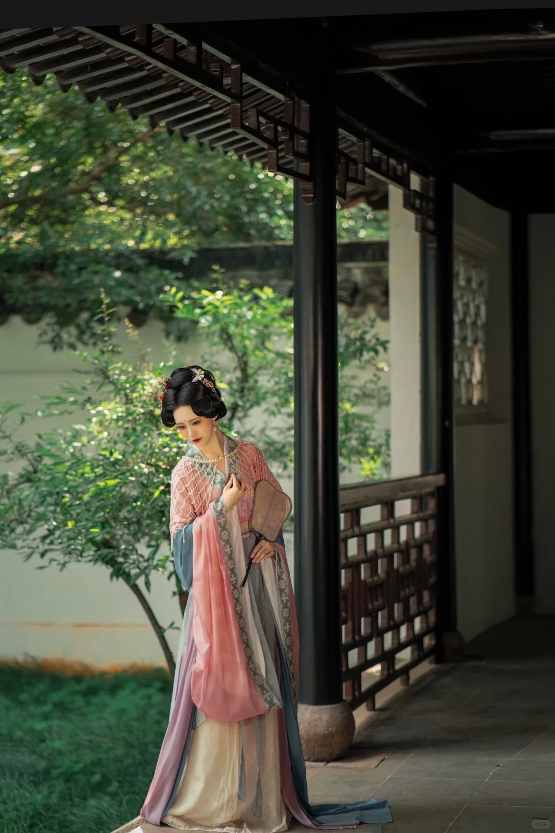 仕女图/绿石青苔 风雨伊人来