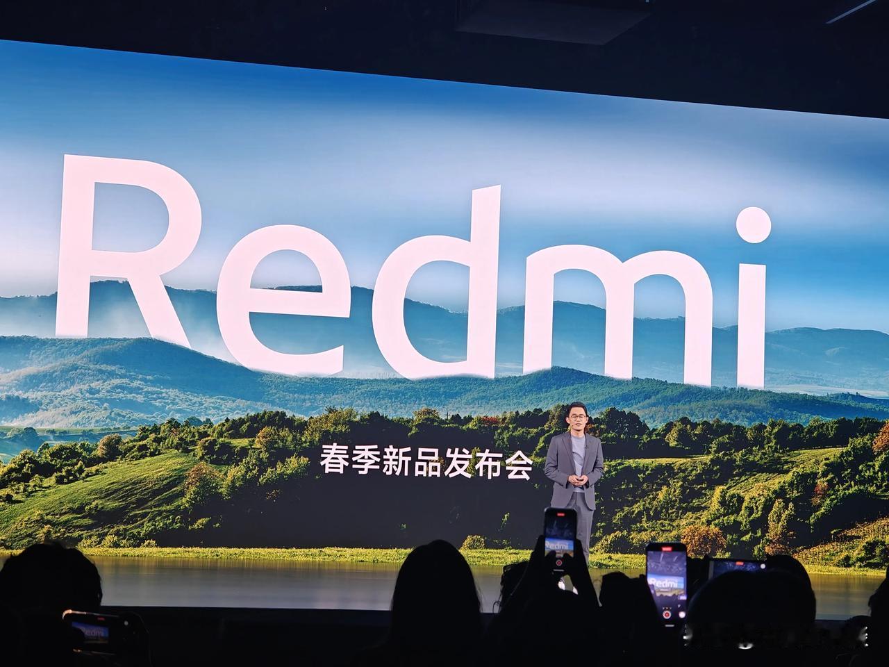 Redmi Turbo 3搭载骁龙新8系旗舰芯，与第三代骁龙 8 同代架构、相同