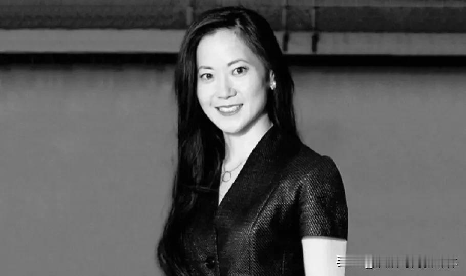 赵安吉是**美国福茂集团的董事长兼首席执行官**，她在2月12日凌晨不幸因车祸去