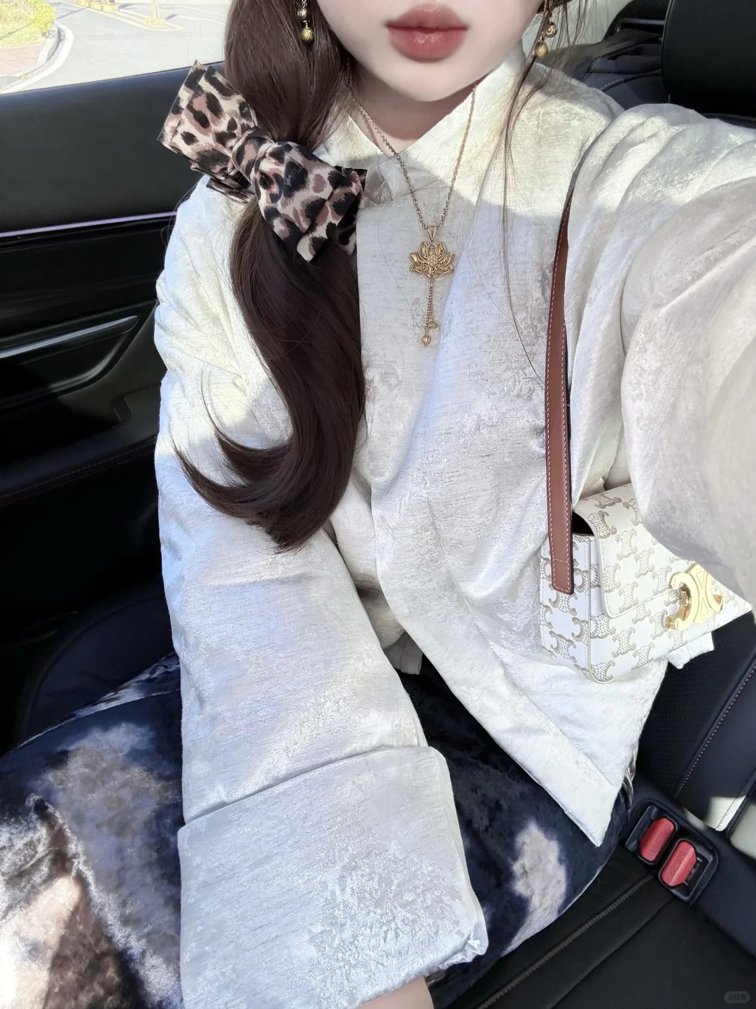 同事说我这个羽绒服看起来贵贵的～