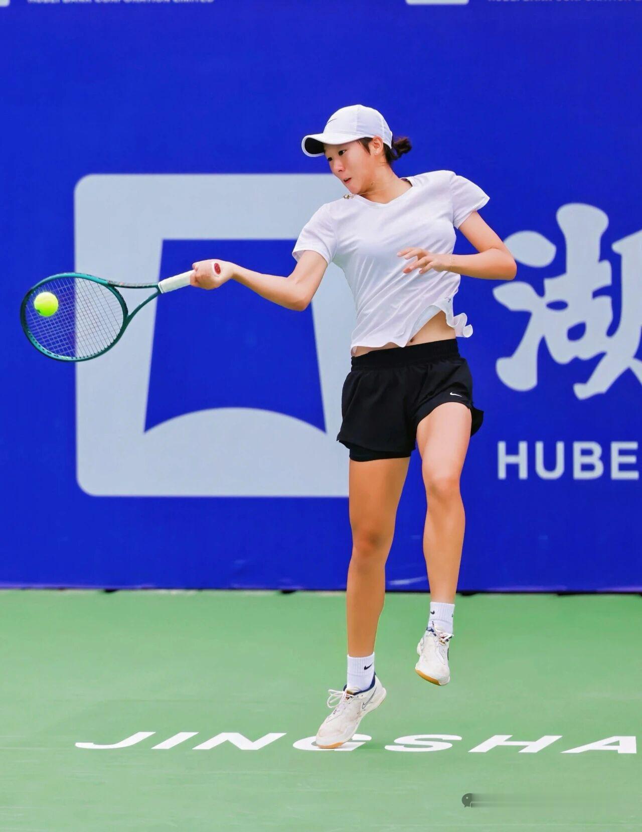  2025年11月12日，在中华人民共和国第十五届运动会上，京山小将吴汝茜所在的