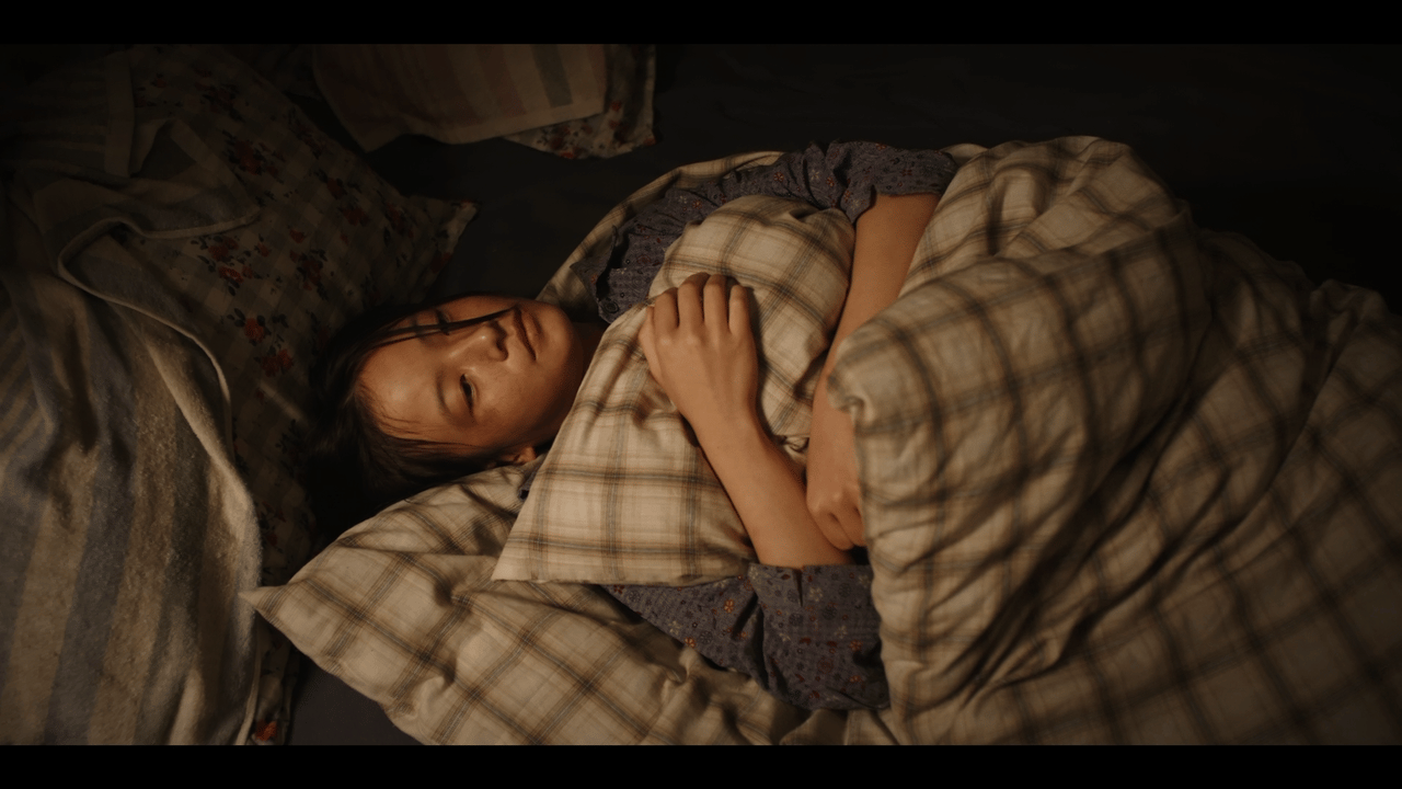 内娱00花开始演妈了00后金鸡影后李庚希太敢演！《命悬一生》里演妈妈吴细妹，被迫