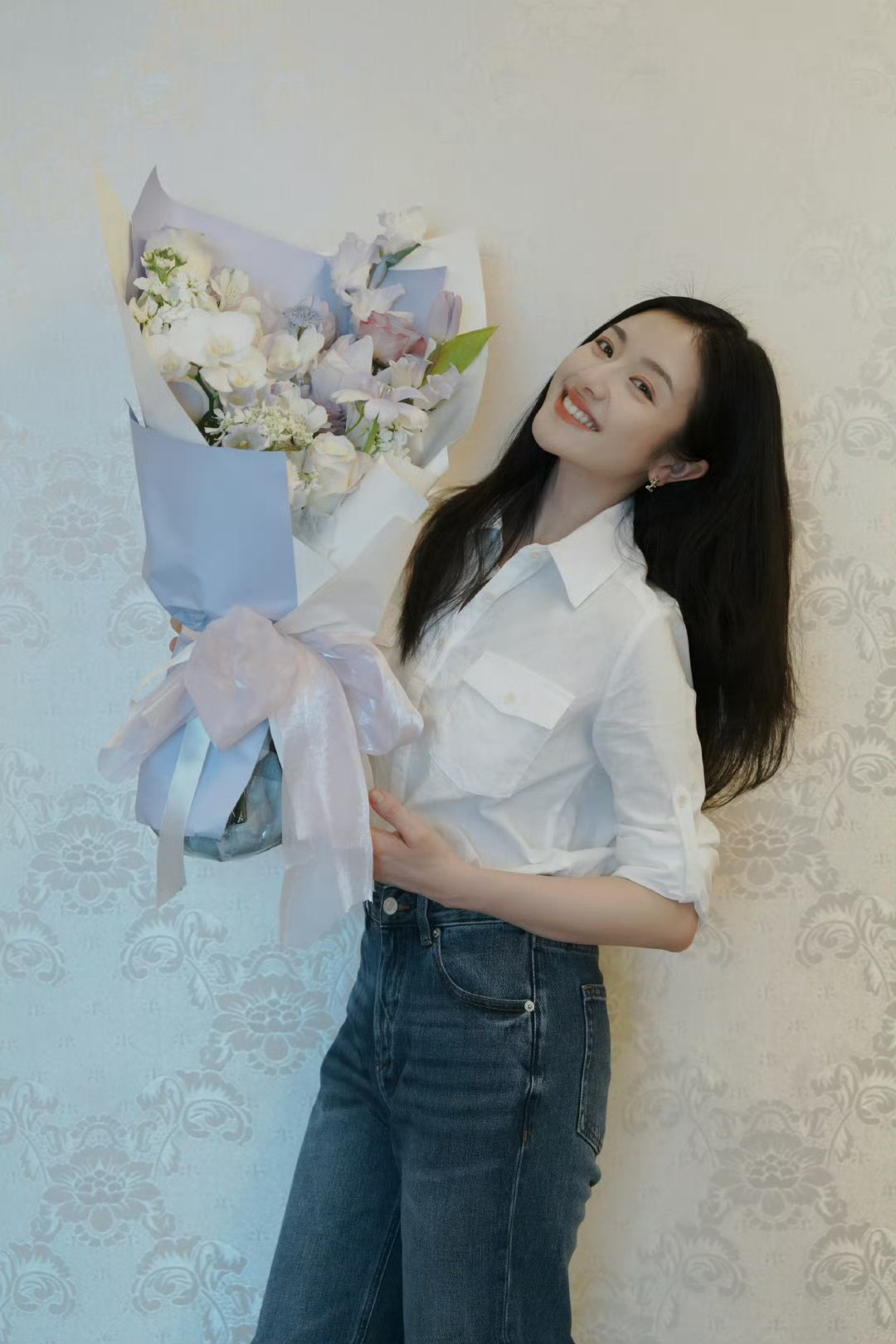 李兰迪穿学士服参加粉丝应援粉丝为李兰迪补办毕业典礼李兰迪和粉丝的双向奔赴太好嗑了