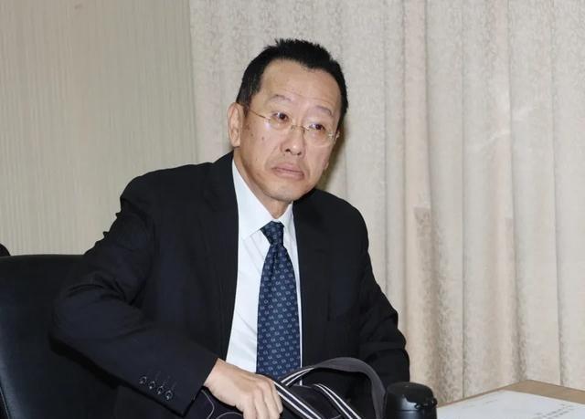 有人替台湾开出了回归条件：大陆先改文字，再改历史，顺便接受一国两制——这三条要是