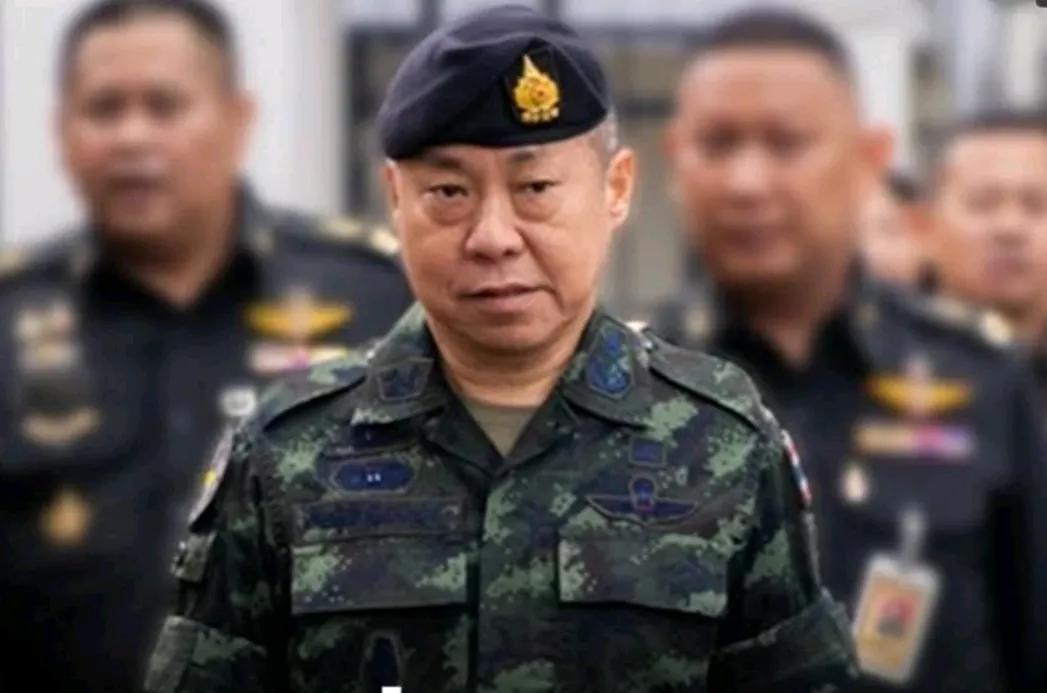 韩联社报道，当地时间25日，在泰国柬埔寨两国，在位于泰柬边境一处泰方检查站，进行