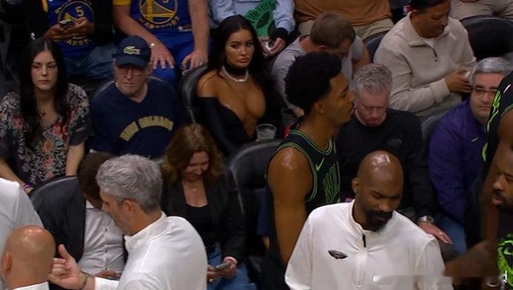 看比赛的时候居然错过了这两个关键球  cr：CrazyBasketball 