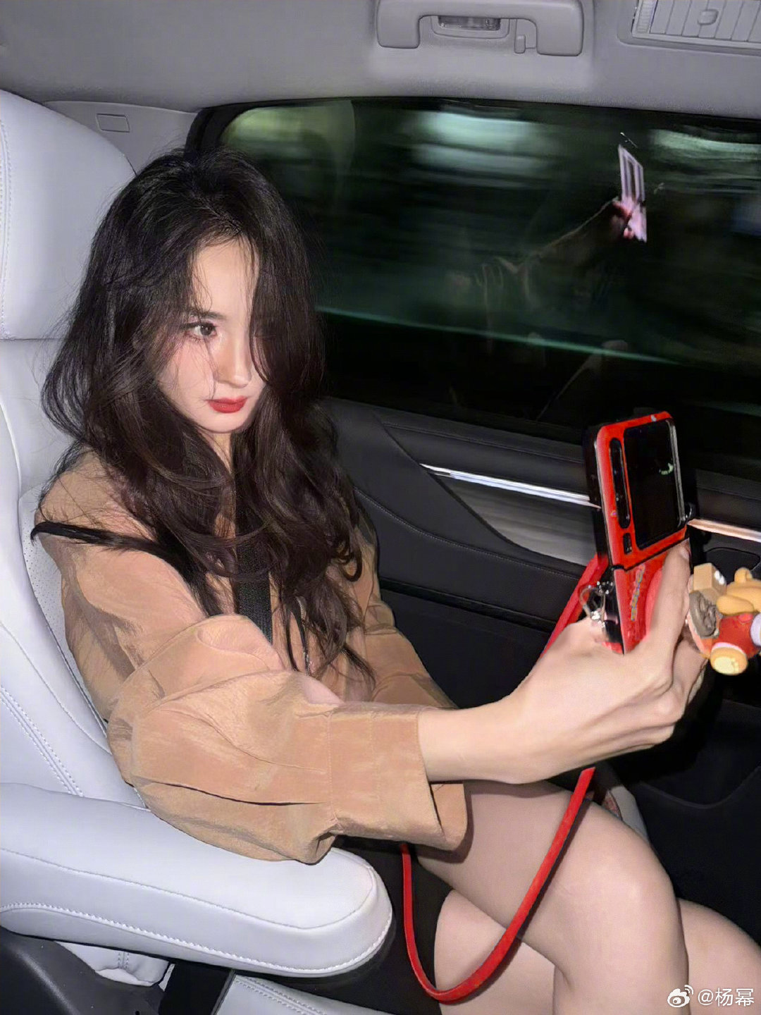 杨幂上自己的热评杨幂上自己的微博热评 杨幂上自己的微博热评 ​​​