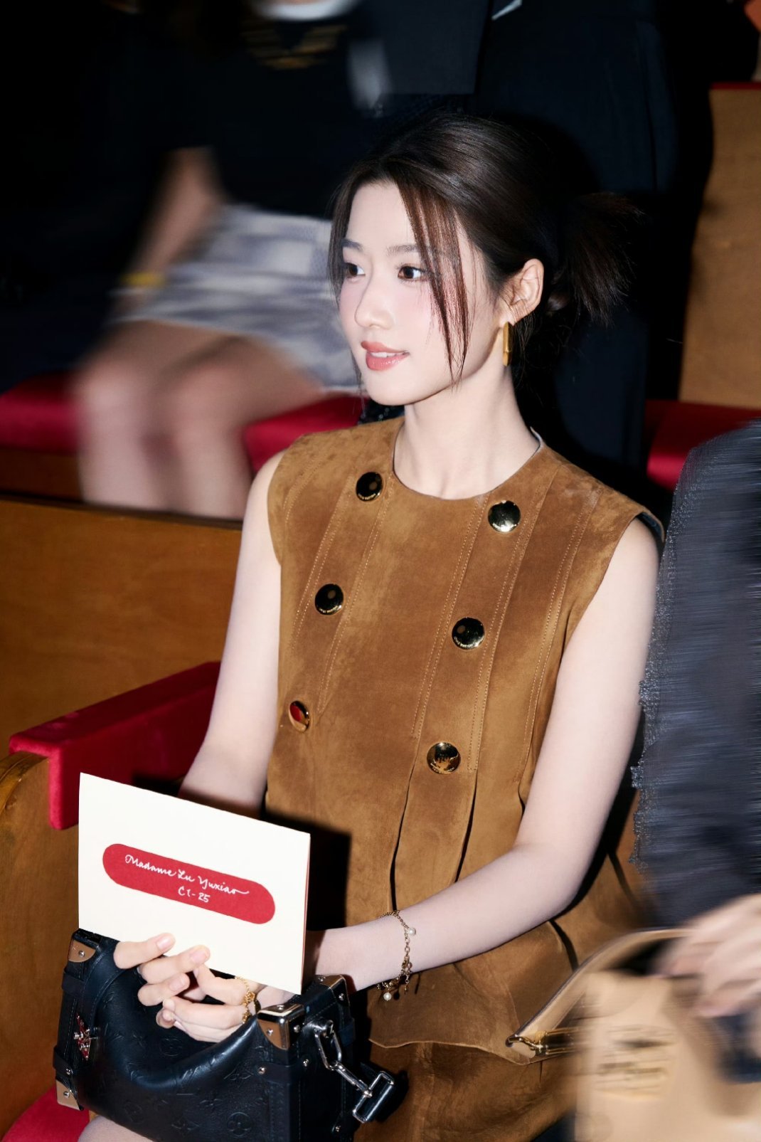 和卢昱晓一起看LV2026早春女装系列大秀啦！ 