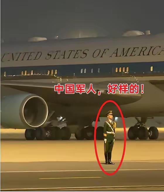 就在昨晚，有个视频在国外特别火：特朗普的“空军一号”在北京降落，引擎声大得吓人，