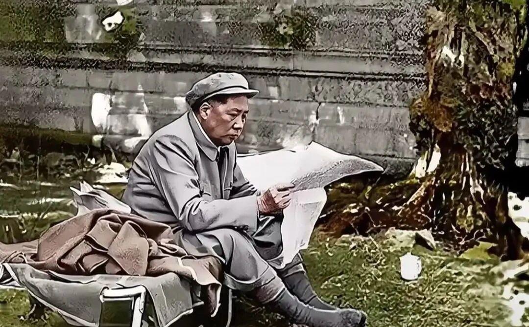 难得一见伟人毛主席的办公照片