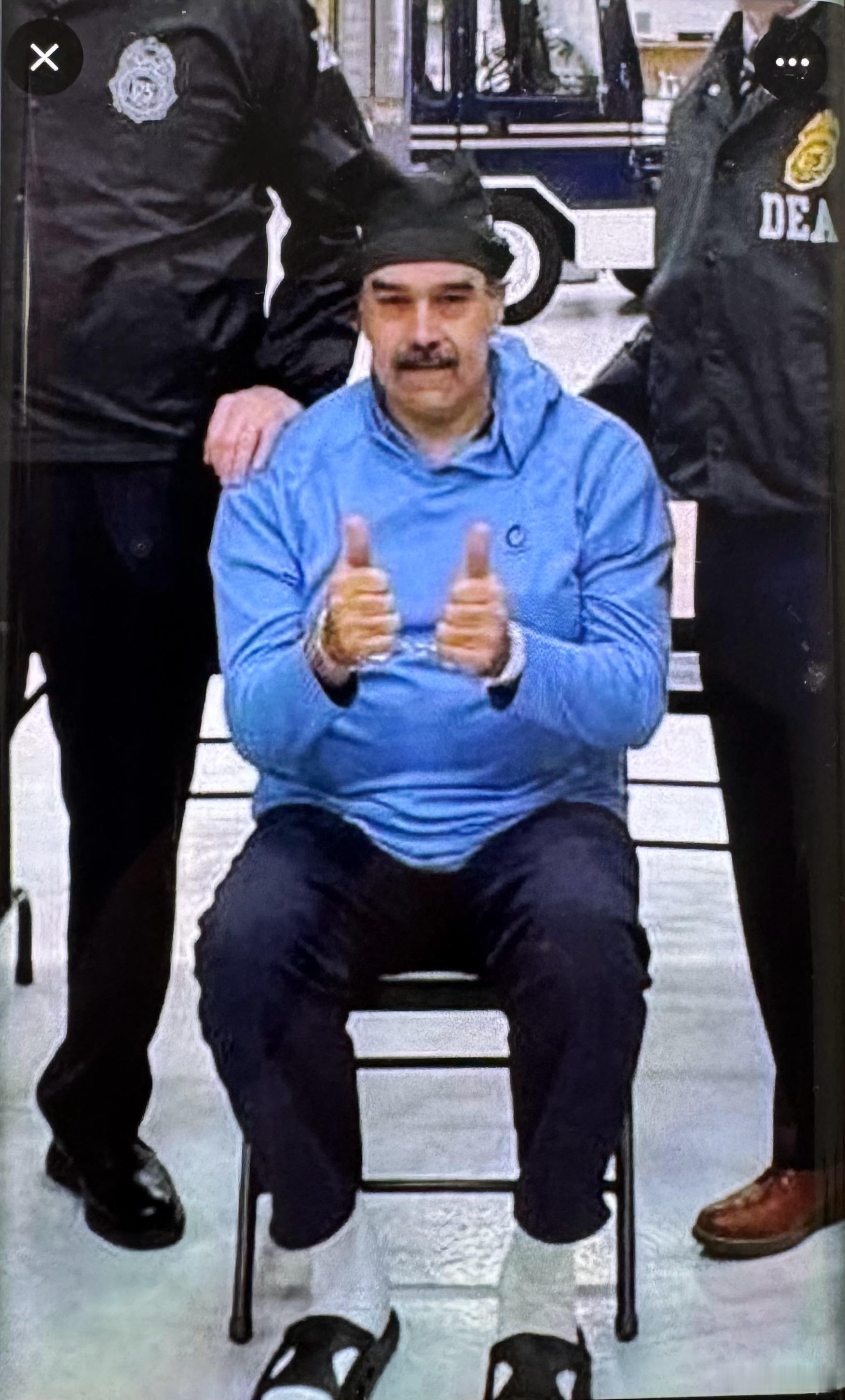 惊叹❗️看了这张照片，更加了解马斗罗有一颗多么强大的内心啊！你认为美国法院是否敢