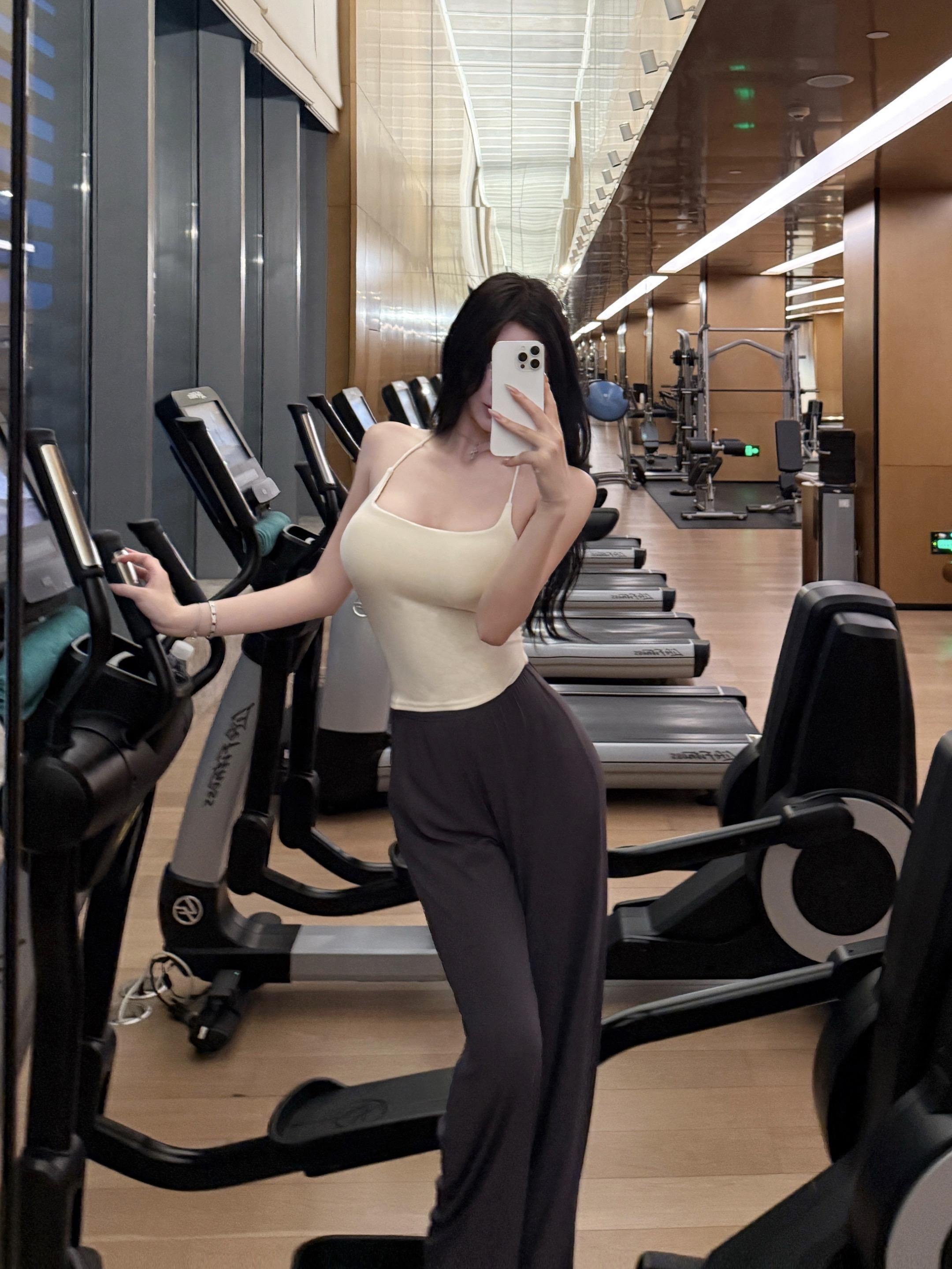 薄肌女孩养成计划。