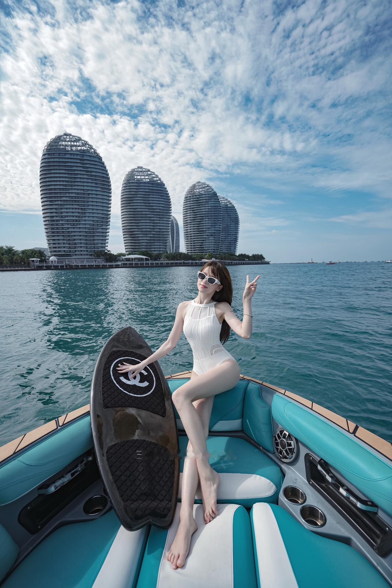 好久没更新我们家客片了！老粉丝们都知道全网的尾波冲浪打卡照是谁拍火滴！好玩！出片