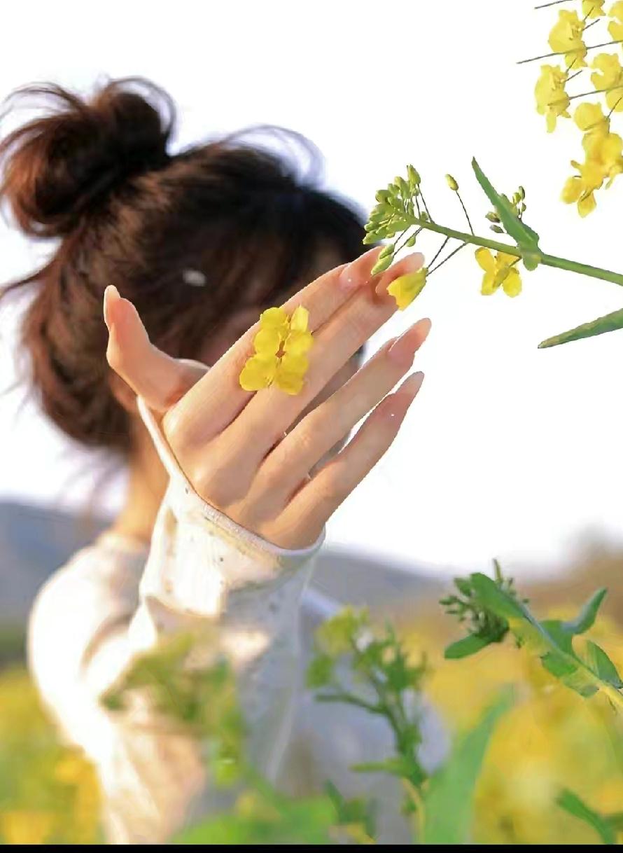 人是视觉动物，长得丑的人，性格再好，也难以找到对象。比如《巴黎圣母院》里的敲钟人