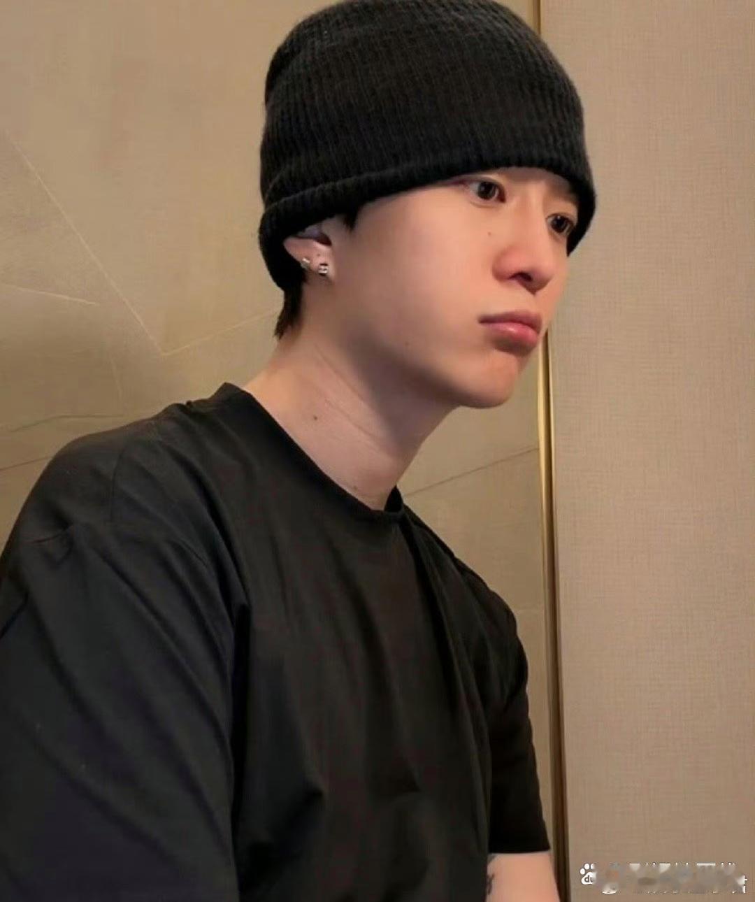 范丞丞说近期生病身体弱得像林黛玉2月6日晚，范丞丞在直播中透露自己体重，“我看有