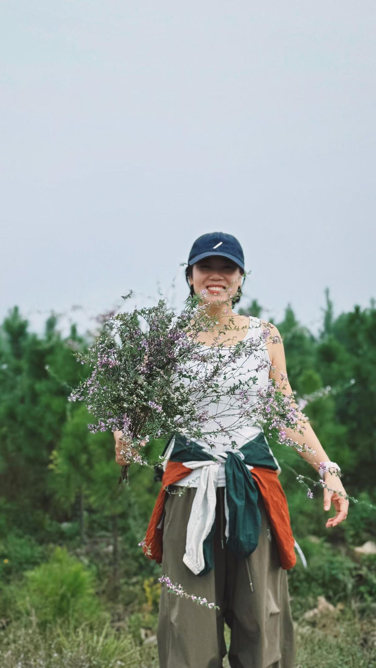 人生短暂，岁月如梭。我们无法预知未来，也无法改变过去，但可以把握当下，珍惜每一份