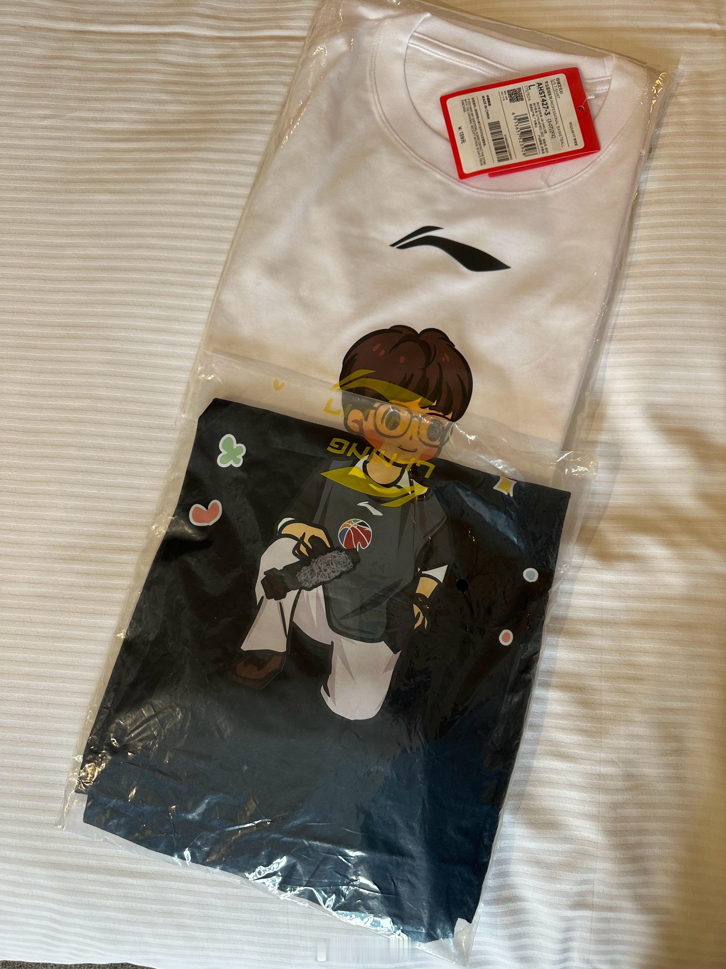 今晚穿哪件？黑还是白？🤔🤔🤔#cba总决赛##小卢篮球世界# ​​​