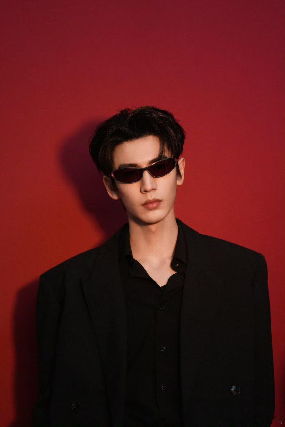 张凌赫现在商务已经20+了，《逐玉》大爆后，张凌赫商务什么水平？ 