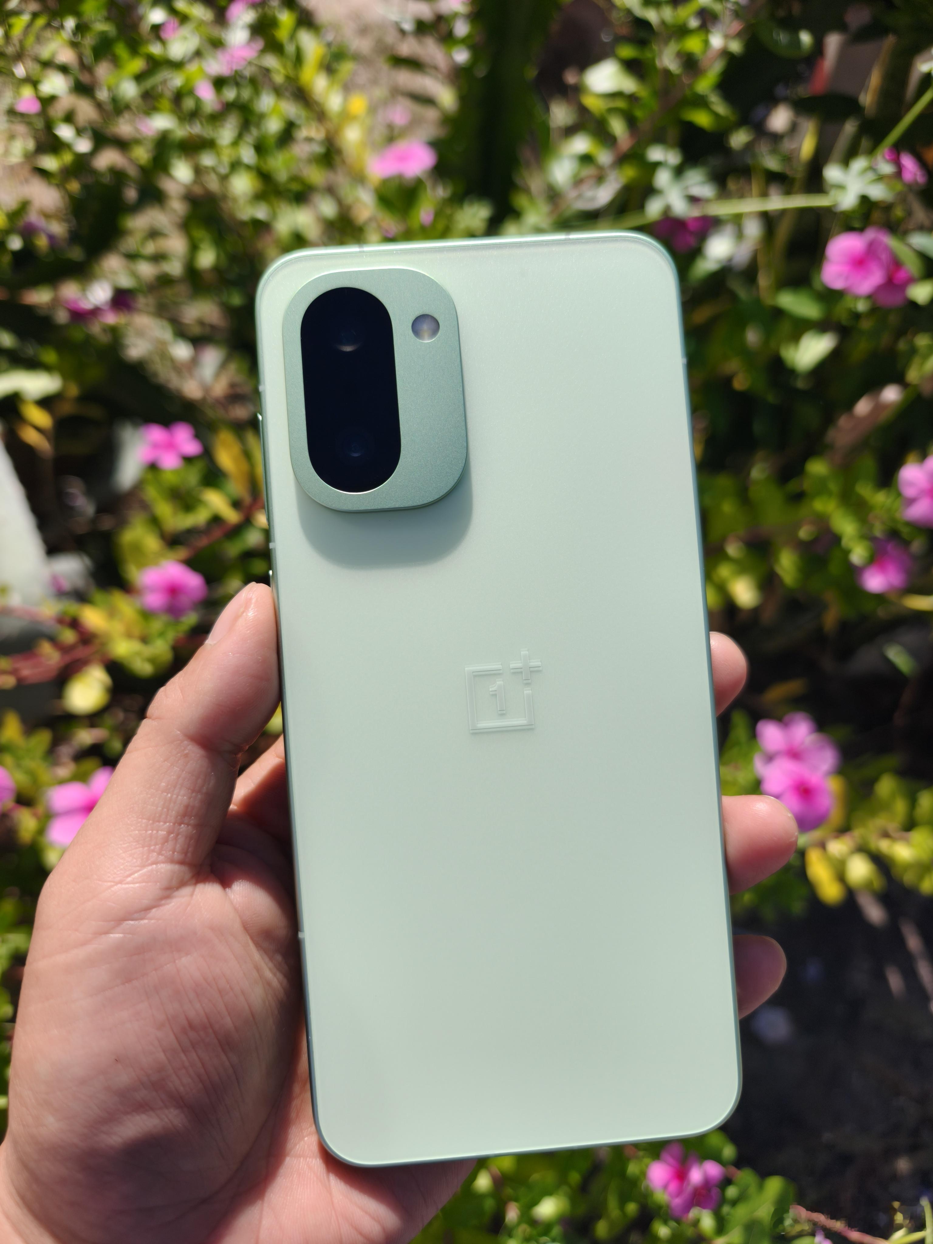 一加Ace 6T掠影绿的质感真好。一加ace6t