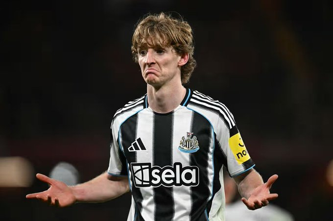 Ben Jacobs谈曼联左边锋的目标大家都很欣赏杨迪奥曼德。他是一位非常全面的