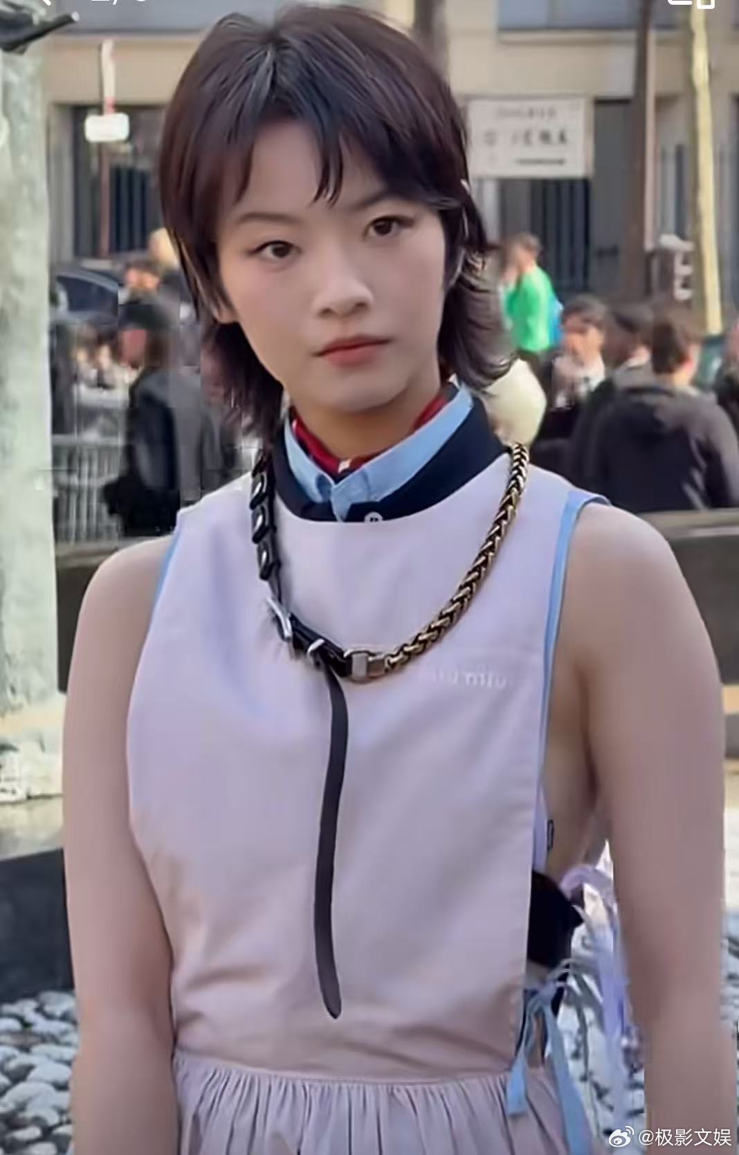 刘浩存李庚希看秀生图刘浩存李庚希g社生图刘浩存李庚希看秀生图，好看，只能 