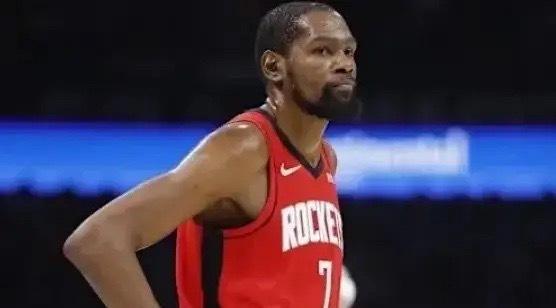 杜兰特别重蹈覆辙啊火箭球员卡佩拉今天接受采访时谈到了杜兰特因膝盖伤势没有出战G1