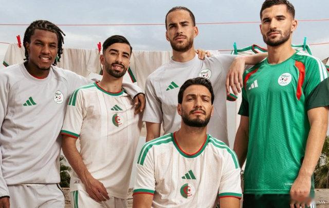 马赫雷斯和知名说唱歌手一同出镜，展示阿尔及利亚队新球衣近日，阿尔及利亚球星马赫雷