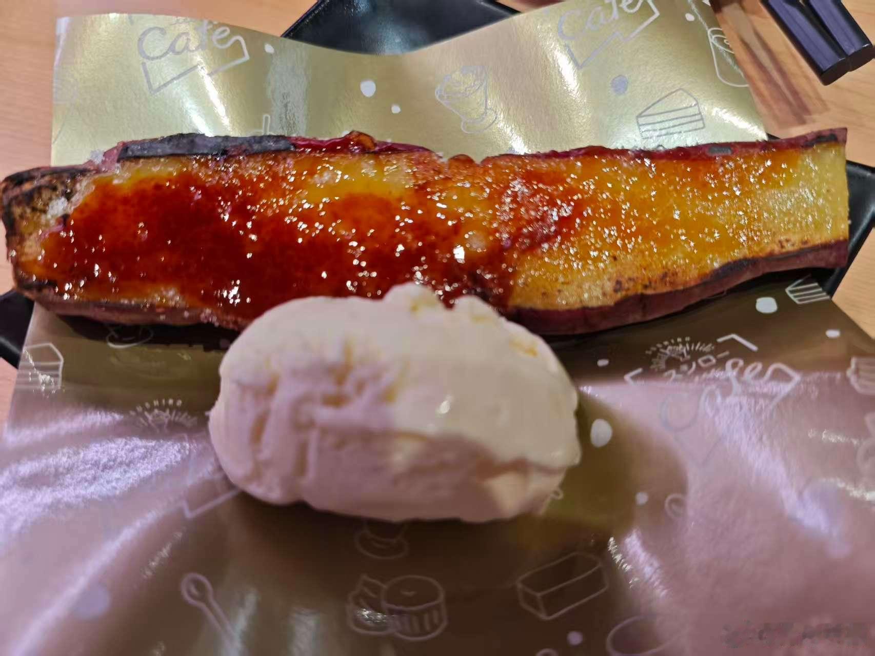 晒出我的年度兴趣我的年度兴趣主打一个和同频好友逛吃成都！成都美食甜到心坎的焦糖烤