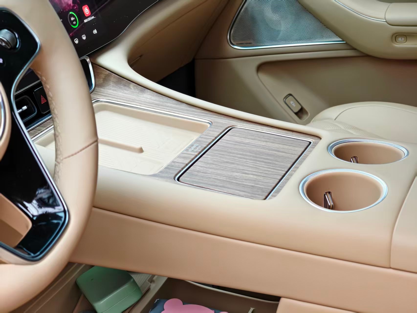 作为问界M8车主，说一下华为DriveONE给我的驾乘带来最真实的几点提升！1.