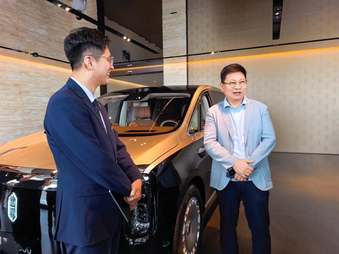 余承东首曝尊界SUV 尊界SUV实车终于露面，定位高端豪华，尺寸气场十足，还会提