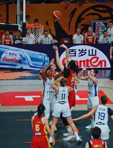 回看张子宇世界杯三场比赛数据：
对阵美国队13分6篮板，投篮4中2，罚球10中9