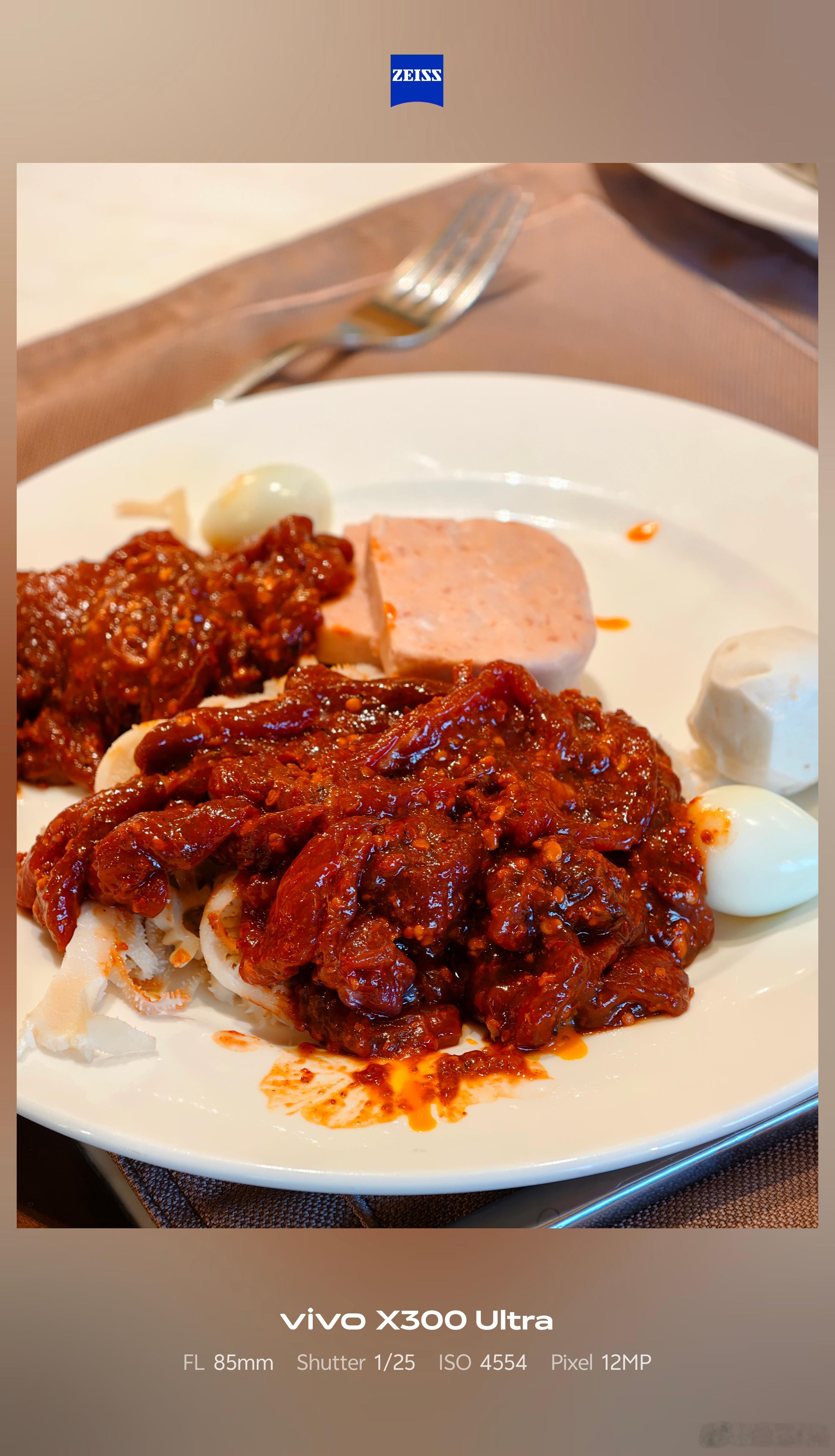 来成都必吃火锅虽然是酒店的食材还挺新鲜😍 成都·成都盛美利亚酒店