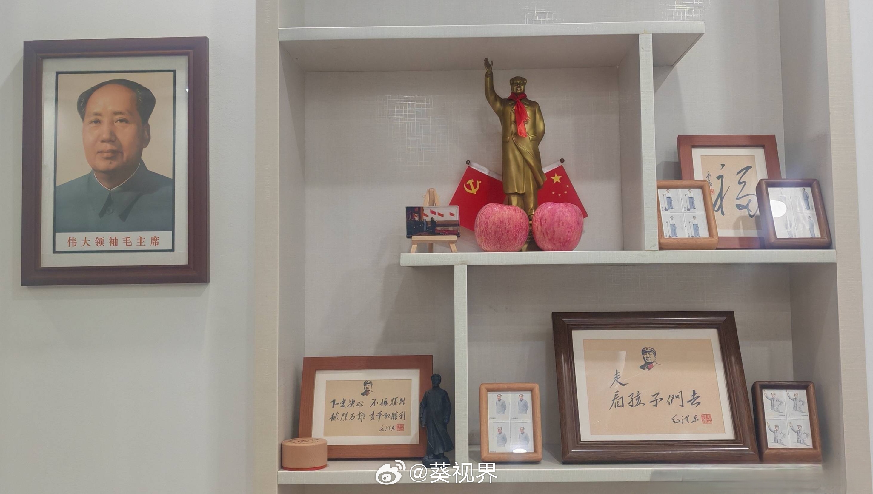 图1图2，两位朋友在评论里分享了他们的书房一角，看到很亲切。图3是我的。 