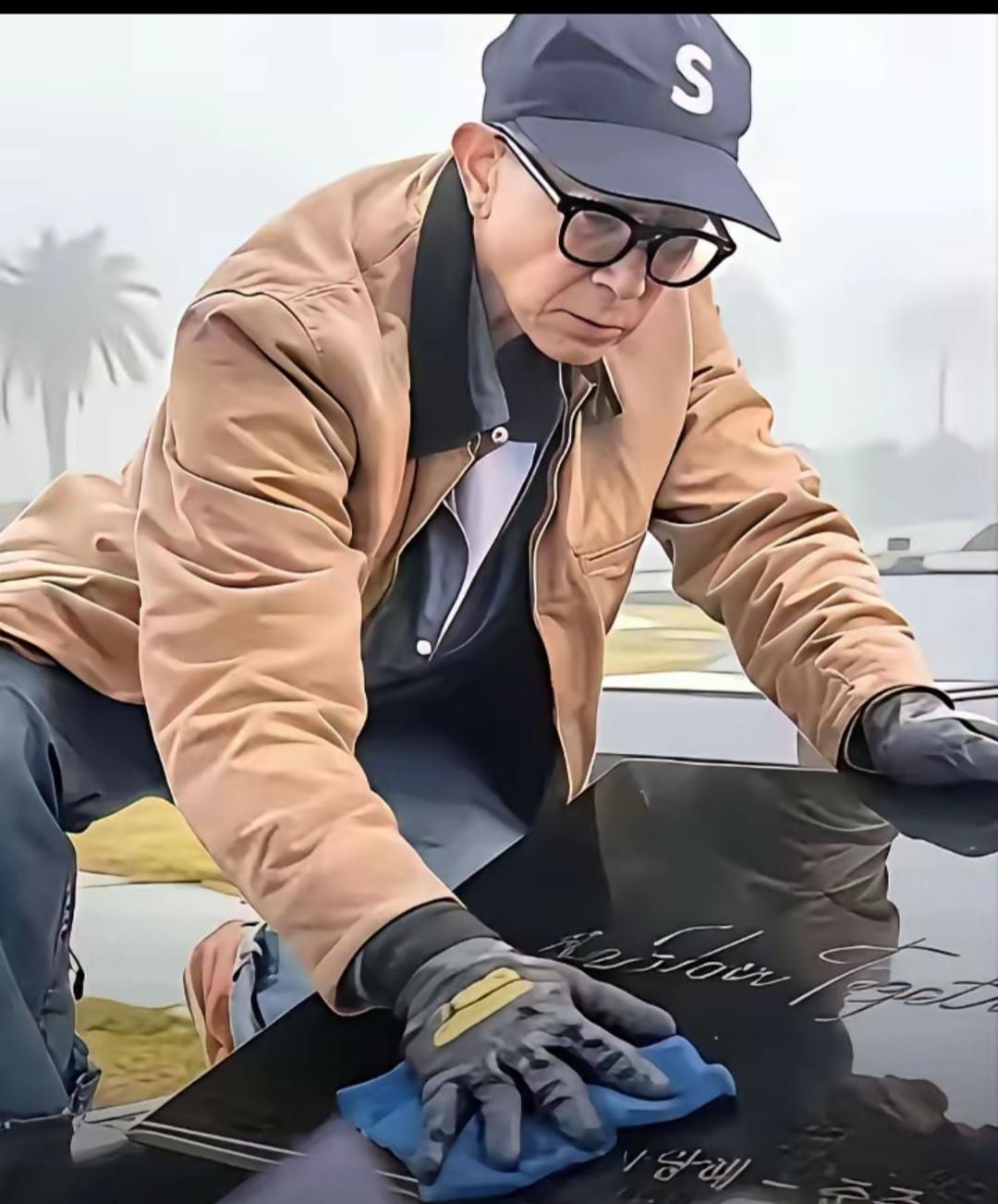 大S走了，具俊晔整个人又瘦了，又老了。他一直守候墓地。

三年的婚姻，确实给了美