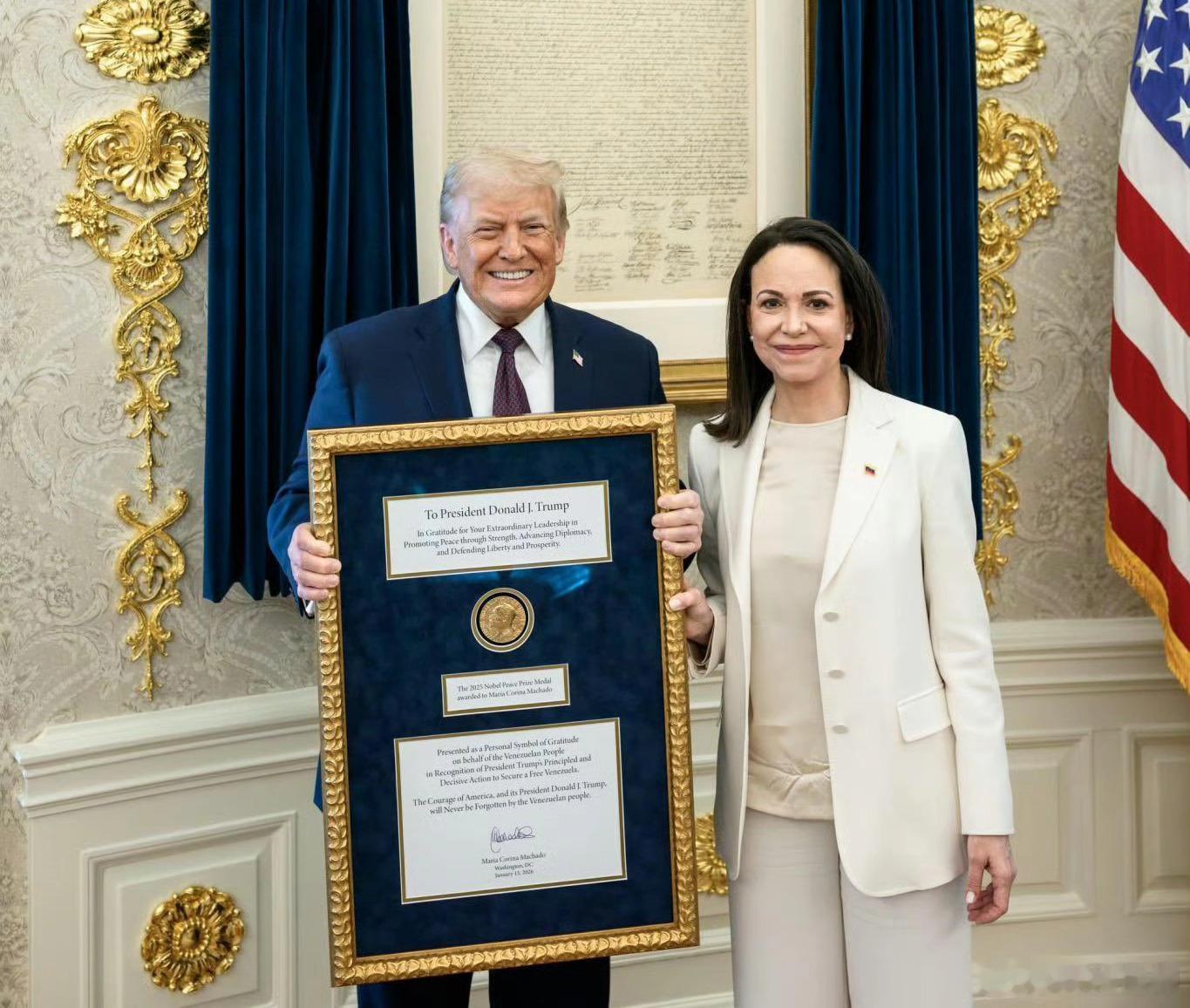 特朗普抱怨未获诺奖。他说自己结束8场战争，却未获诺奖，那么努力还有啥用。往后他不