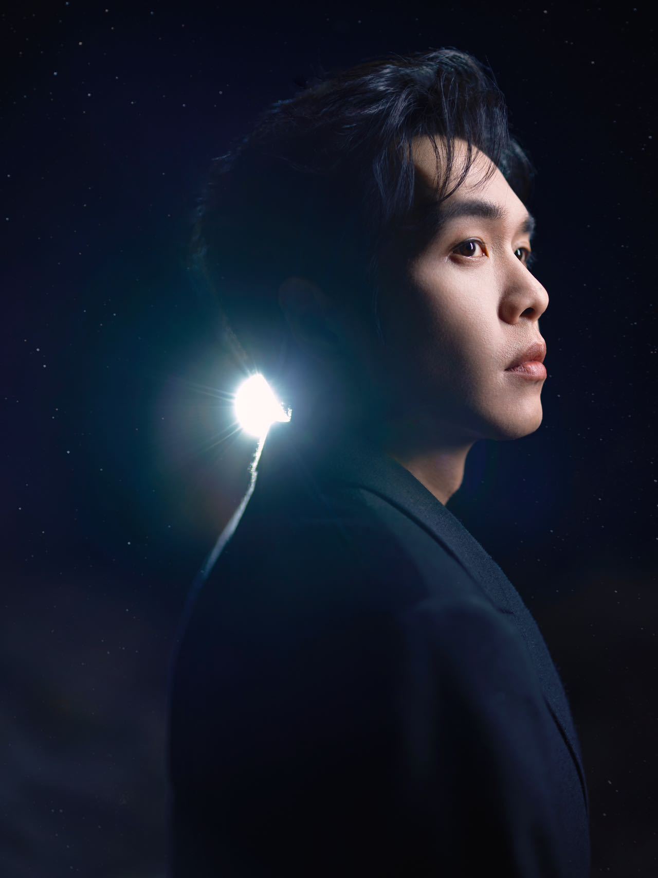 #张若昀金鹰奖碎钻西装# #张若昀把银河穿在身上# 谁来懂一下，张若昀金鹰奖碎钻