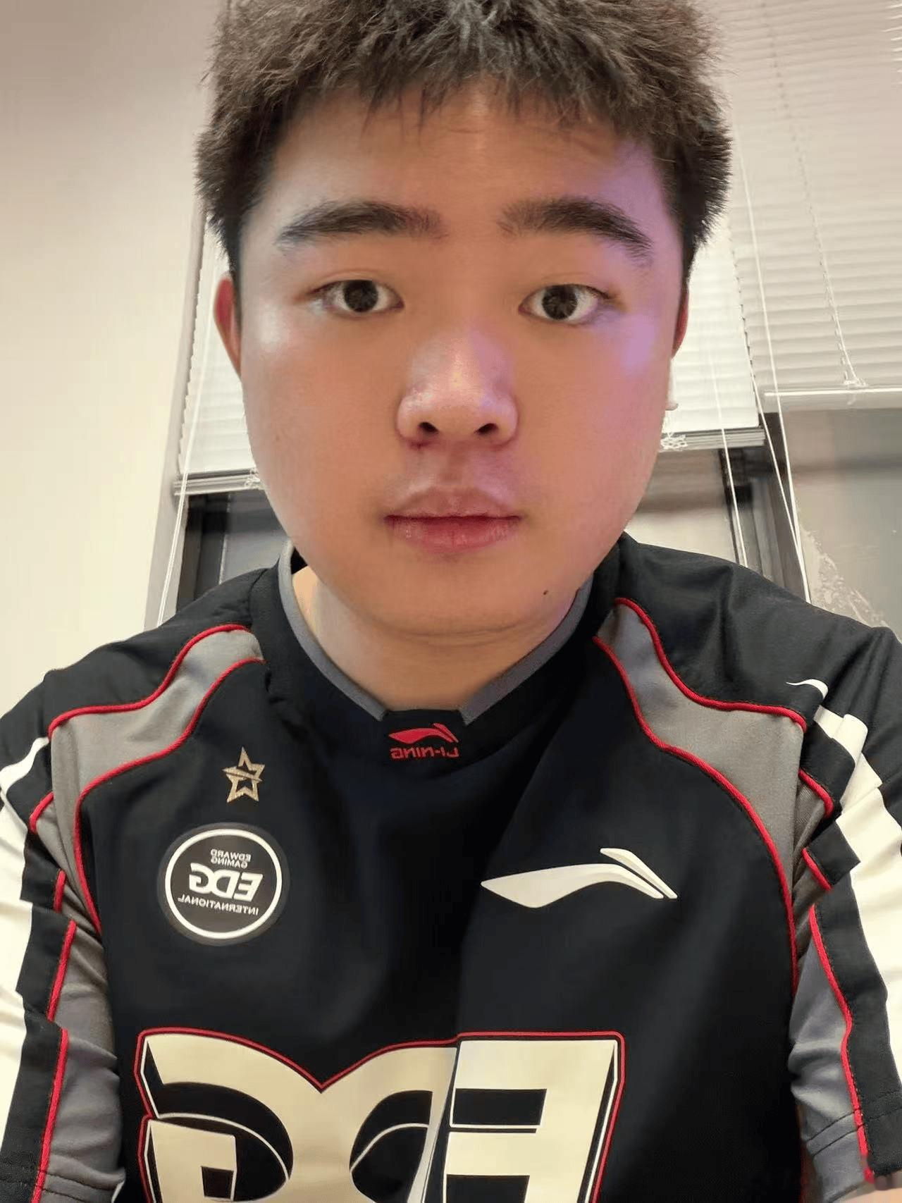 Jwei：一路以来太多低谷与不易，今天再次证明了自己