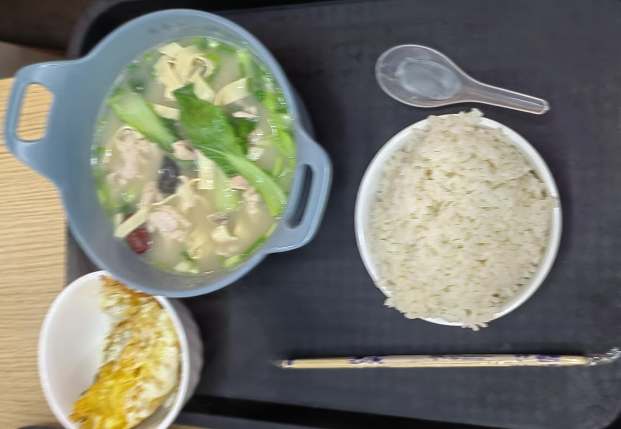 阔别母校33年，一顿食堂家常饭
一一一场关于鸭脖的中秋往事
       导语：