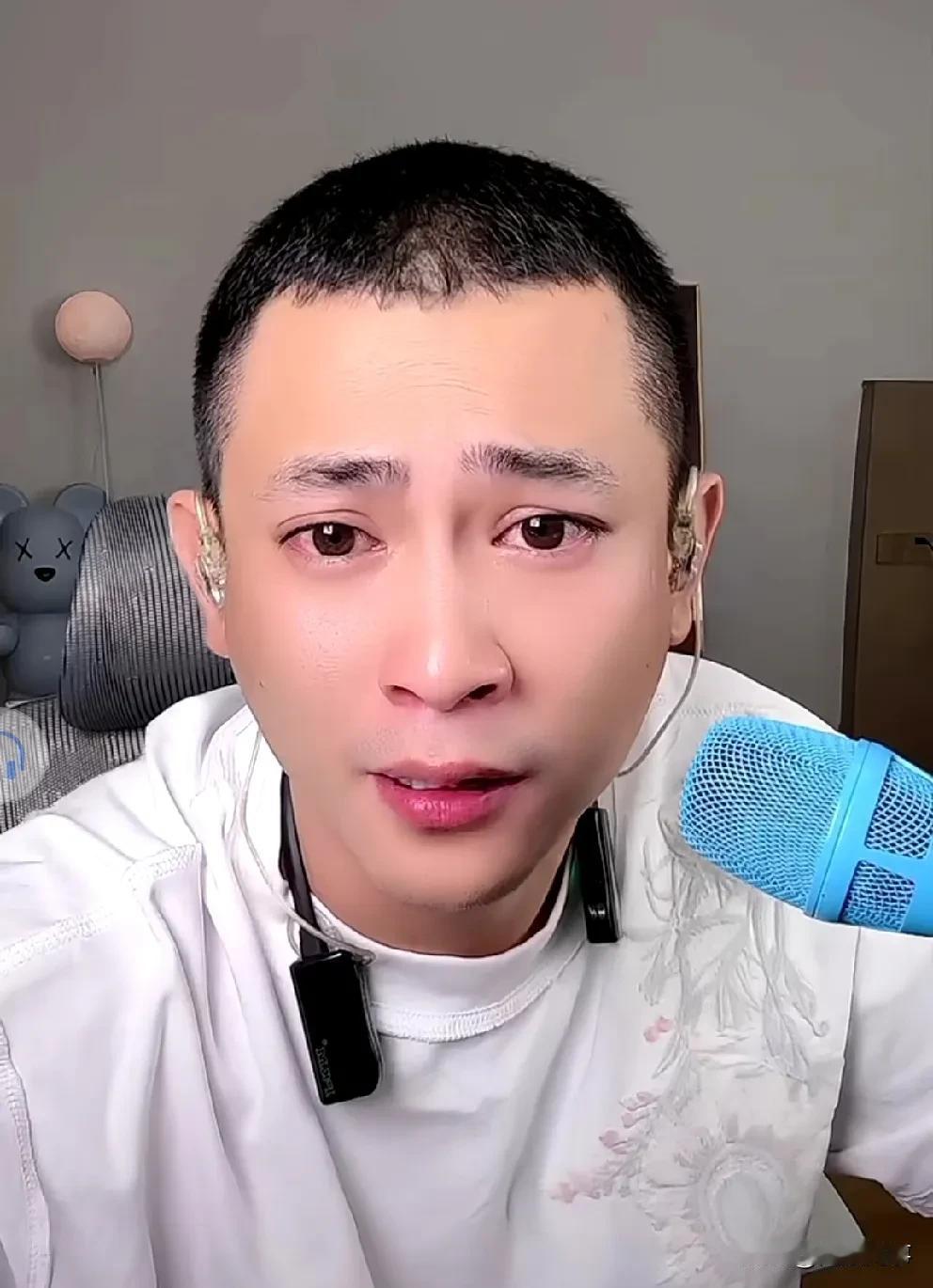 吴迪不敢开布加迪，15分钟一箱油！

            吴迪吐槽这次带徒弟