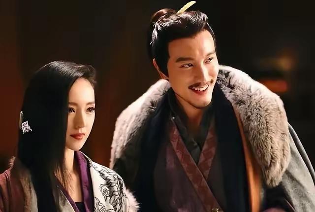 吕布被包围后，关羽对曹操说：“城破时，把秦宜禄的妻子杜氏赏给我。”曹操口头答应，