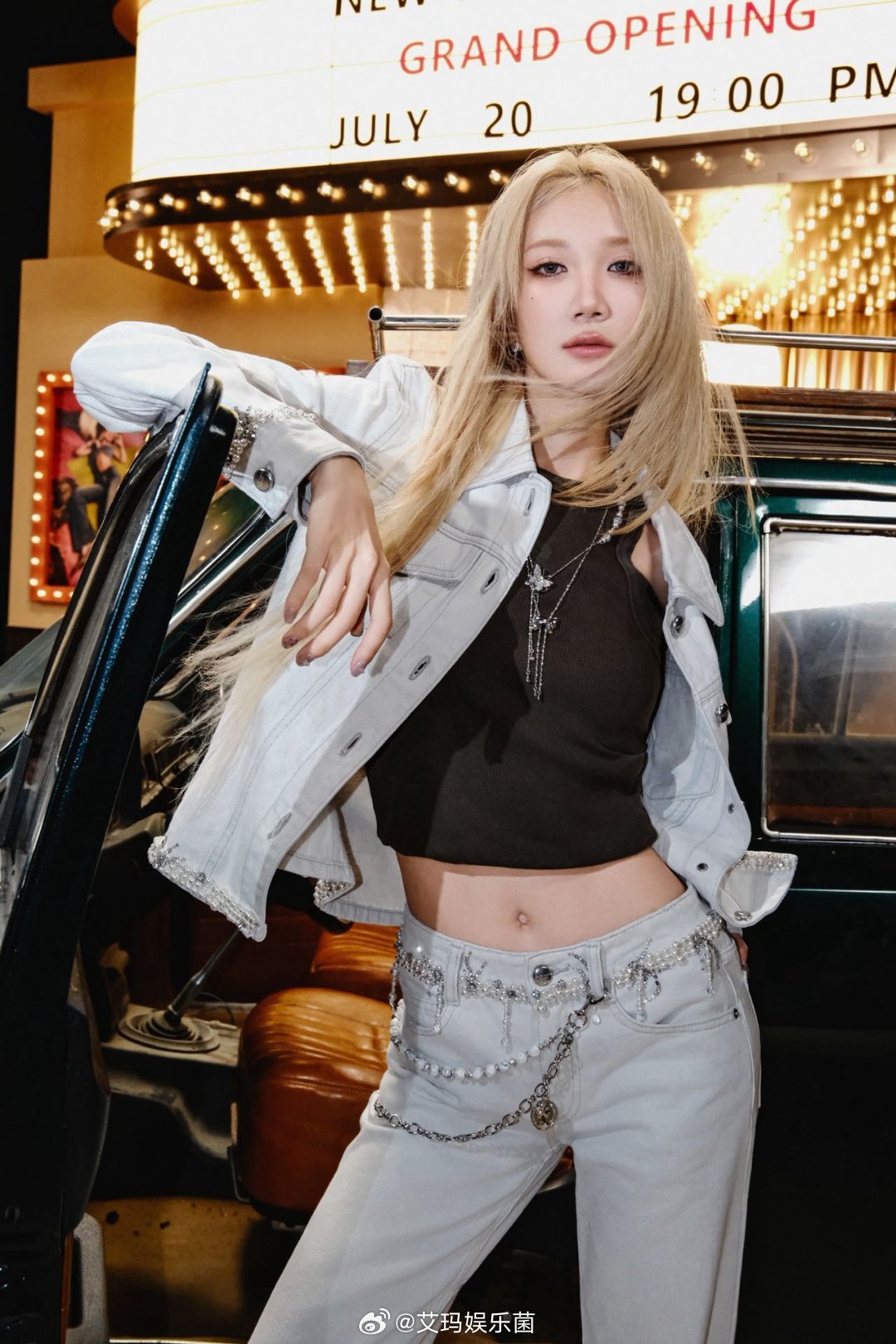 乃万新复古穿搭 果然减肥是最好的医美，乃万瘦下来后更精致了，有点爱豆感了，行走的