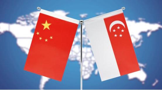 中美起冲突，新加坡挺美国；中日起冲突，新加坡挺日本；中菲起冲突，新加坡挺菲佣；中