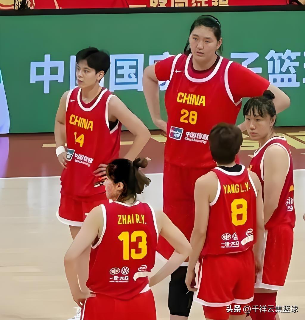 小编想问问宫指导:五个月的集训，中国女篮没有半点亮点，没有战术瞎打胡锤，三分球投